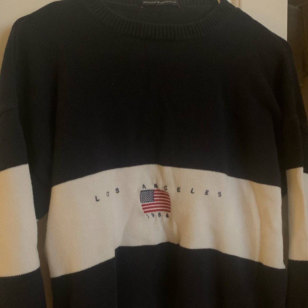 GENTLY USED BRANDY MELLVILLE USA LA SWEATER